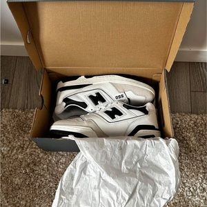 New balance 550’s sea salt black men’s size 10